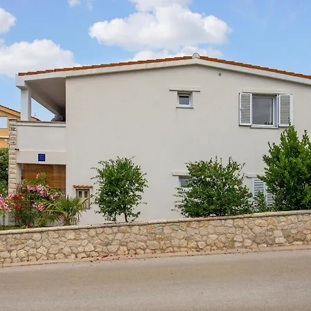 1 Bedroom Amazing In Mandre