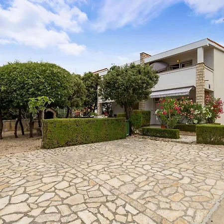 1 Bedroom Amazing In *